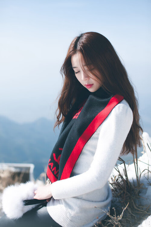 冬奥奇景!塞内加尔队雪地滑跪庆祝成新梗图,塞内加尔运动员